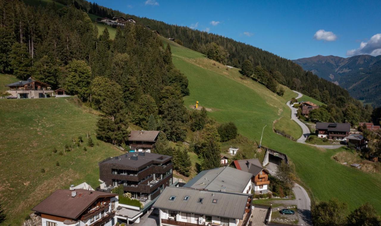 Sunny Ferienwohnungen Ski In - Ski Out Zell am See Exterior foto