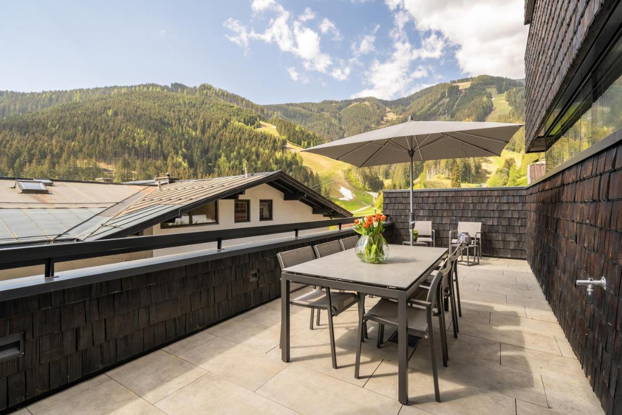 Sunny Ferienwohnungen Ski In - Ski Out Zell am See Exterior foto